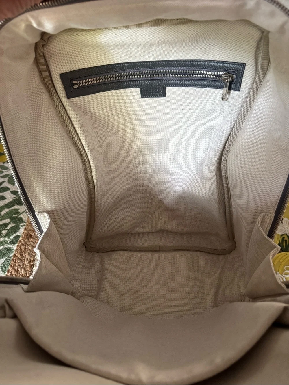 Gucci Unisex Gray GG Supreme Canvas Backpack Silver Double G Hardware